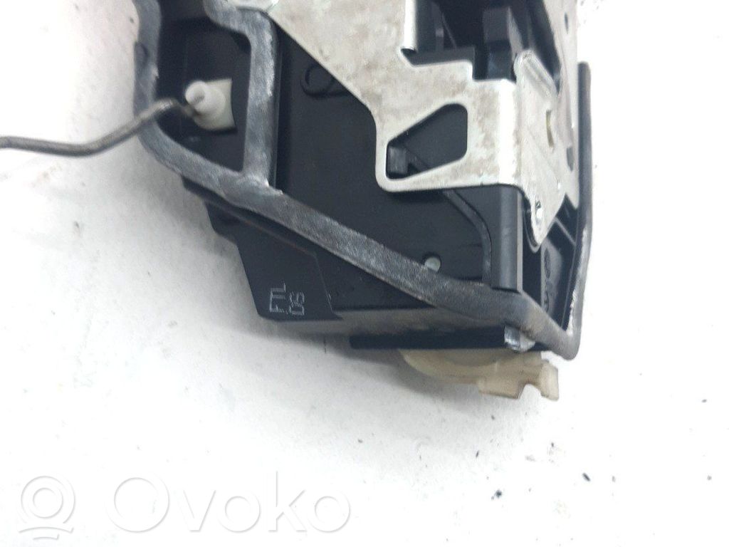 Etuoven lukko   51217202143