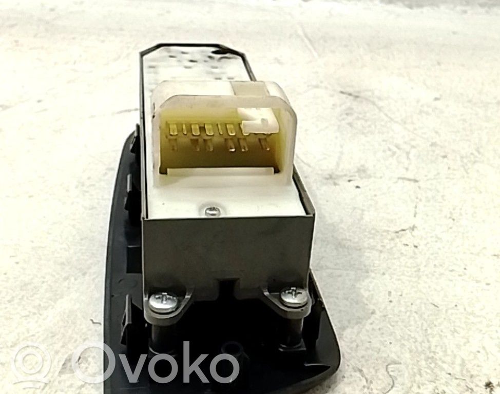 Comutator comandă geamuri electrice   8482012520