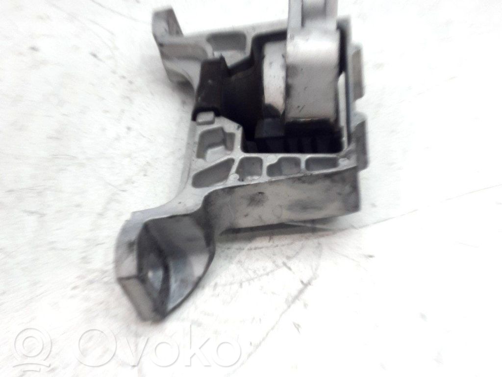 Подушка двигателя   1930320,AV616F012FA