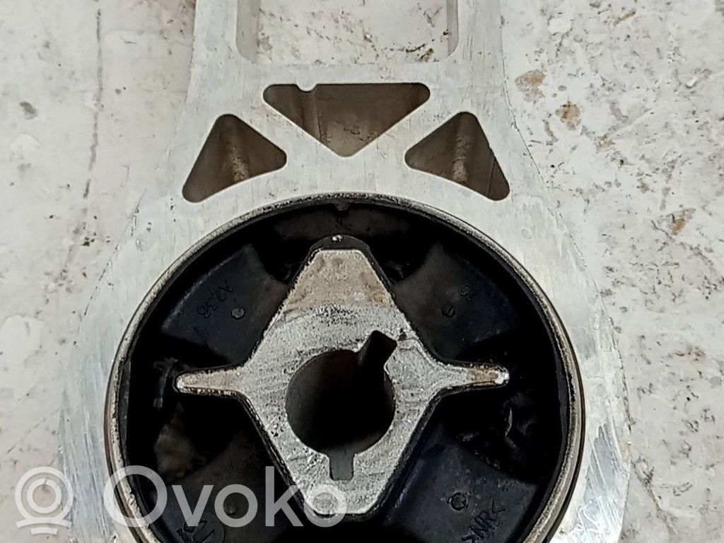 Moottorin kiinnikekorvake   52240347