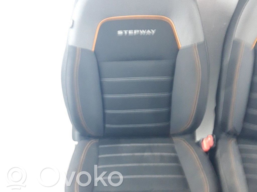 Dacia Sandero Fotele / Kanapa / Komplet 