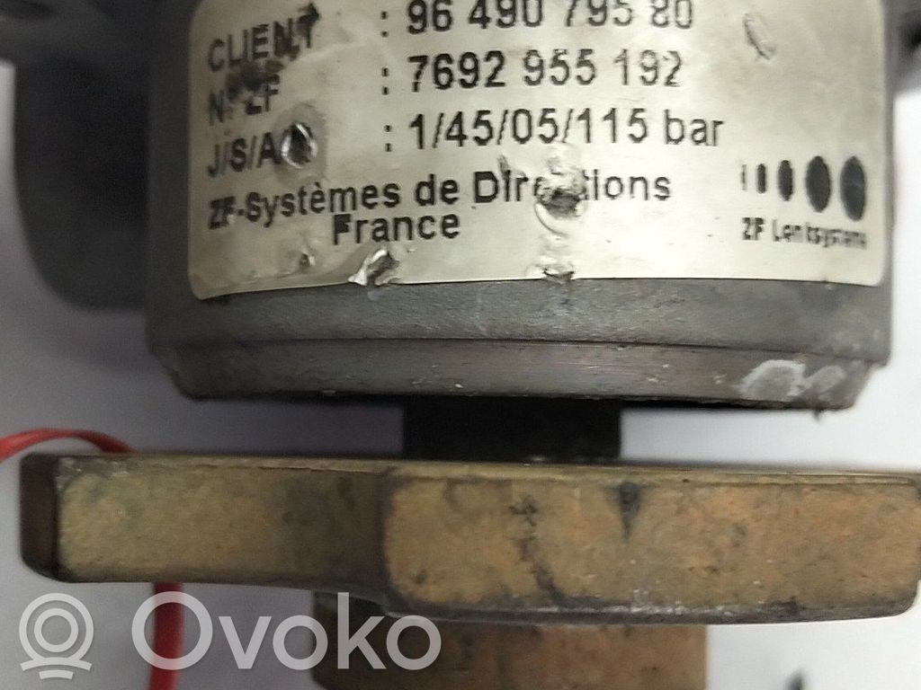 Peugeot 407 Ohjaustehostimen pumppu 