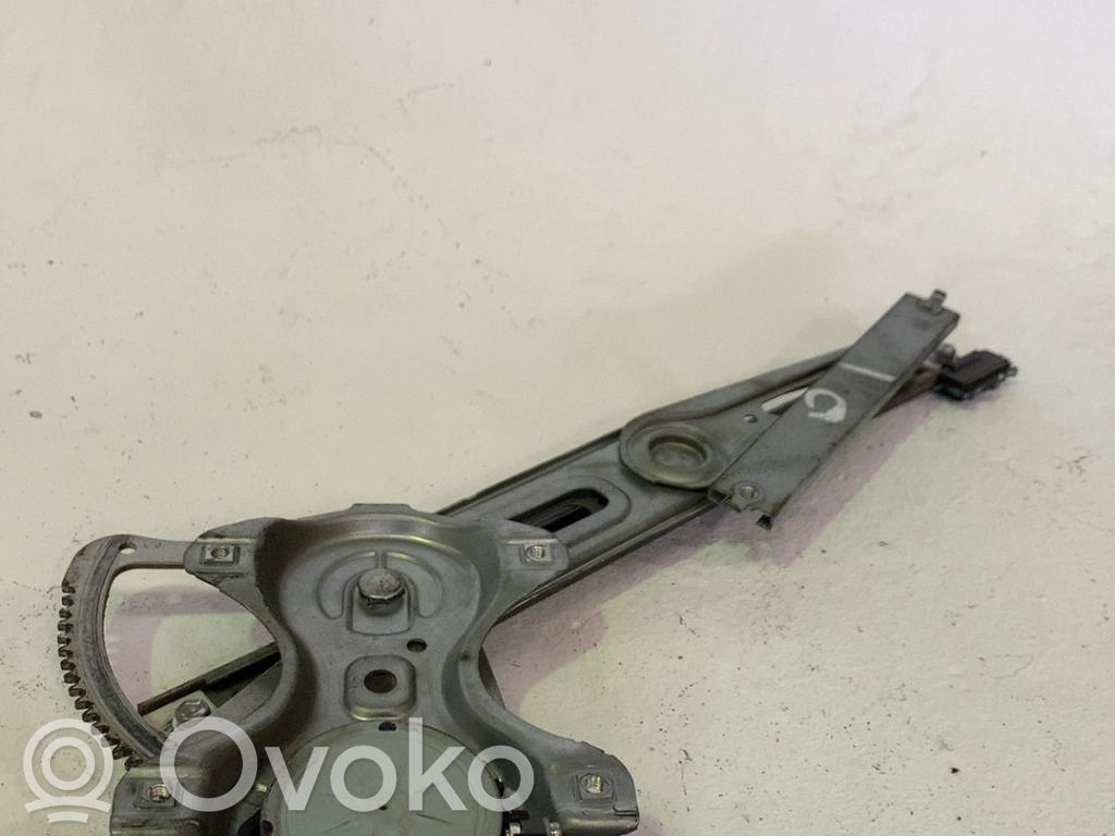 Toyota Yaris Silnik regulatora szyby drzwi przednich 