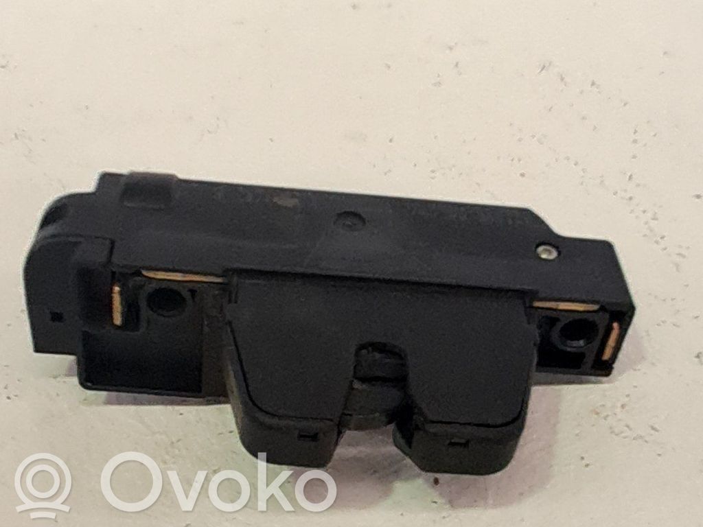 Citroen Berlingo Loquet de verrouillage de hayon 