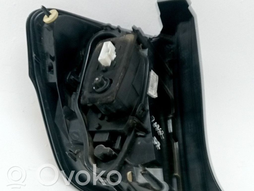 Lámpara de faros/luces traseros   6351KQ