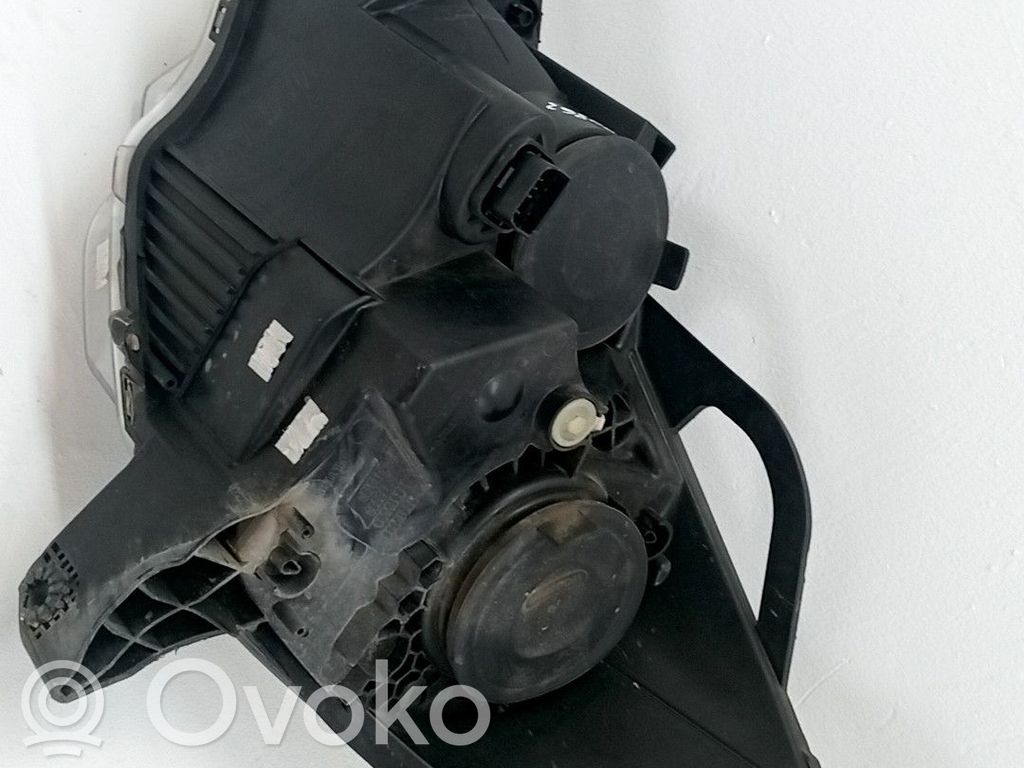 Scheinwerfer   1606930080