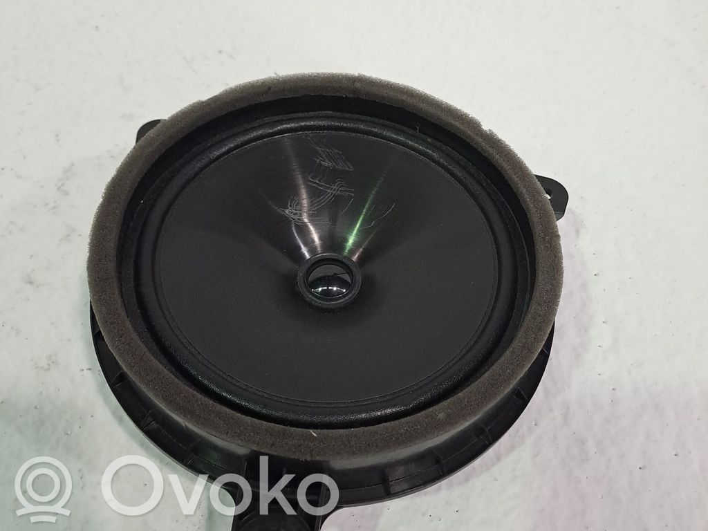 Altavoz de la puerta delantera   861600D450