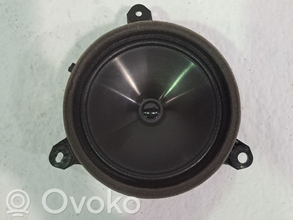 Altavoz de la puerta delantera   861600D450