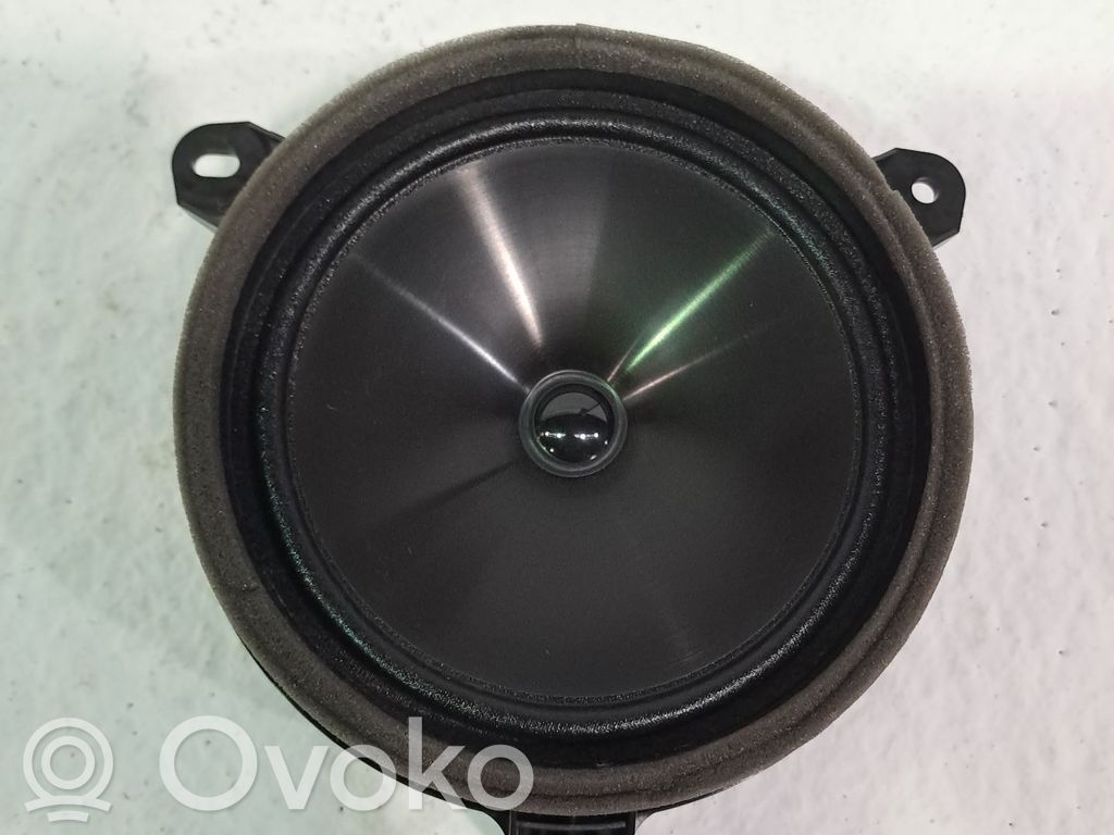 Altavoz de la puerta delantera   861600D450