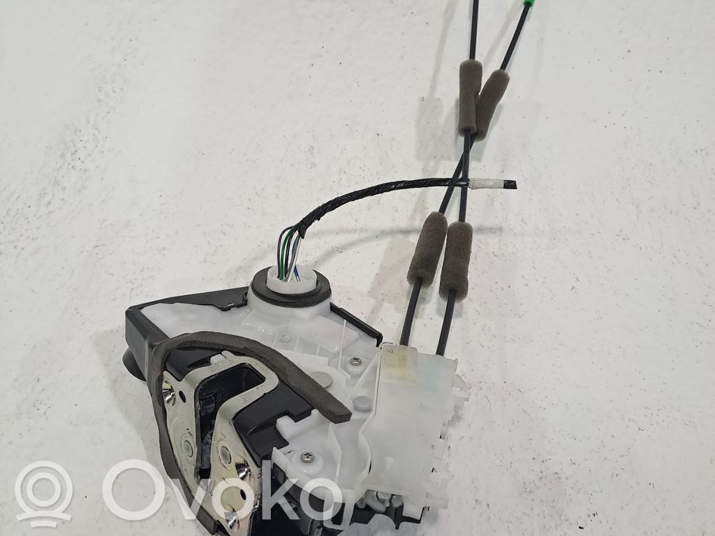 Toyota Yaris Etuoven lukko