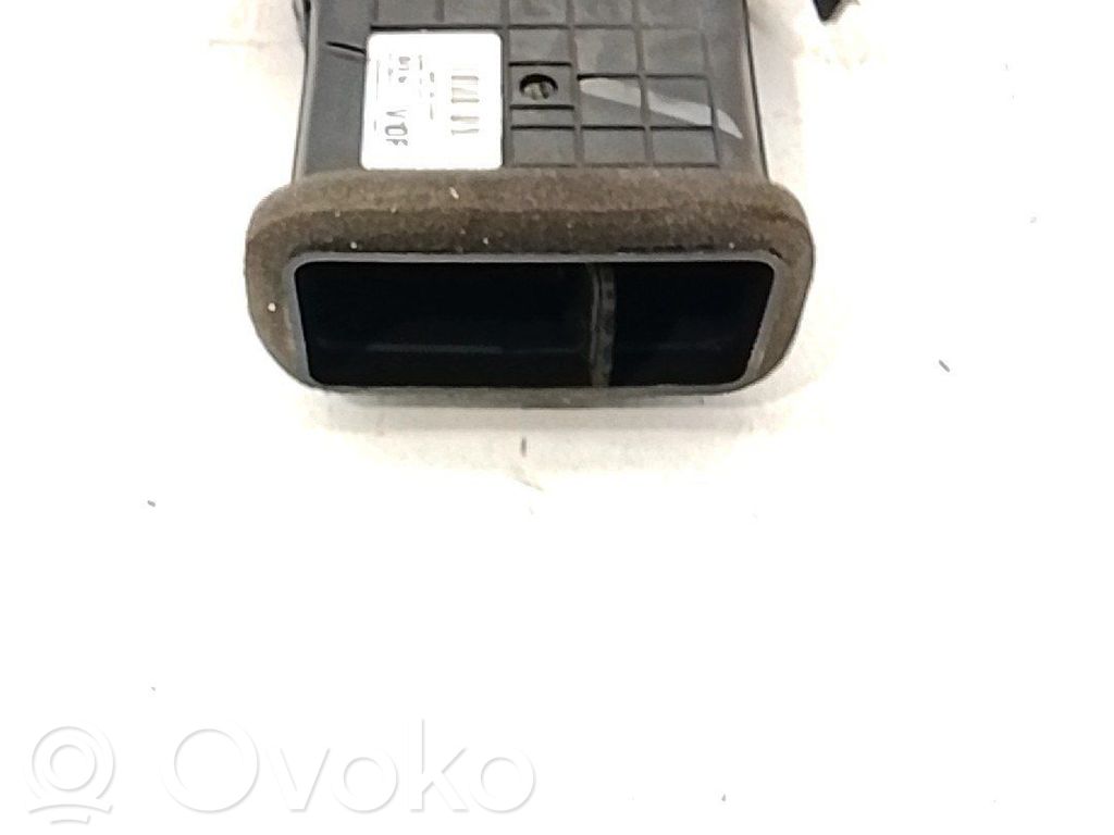 KIA Stonic Luftausströmer Lüftungsdüse Luftdüse frontscheibe 