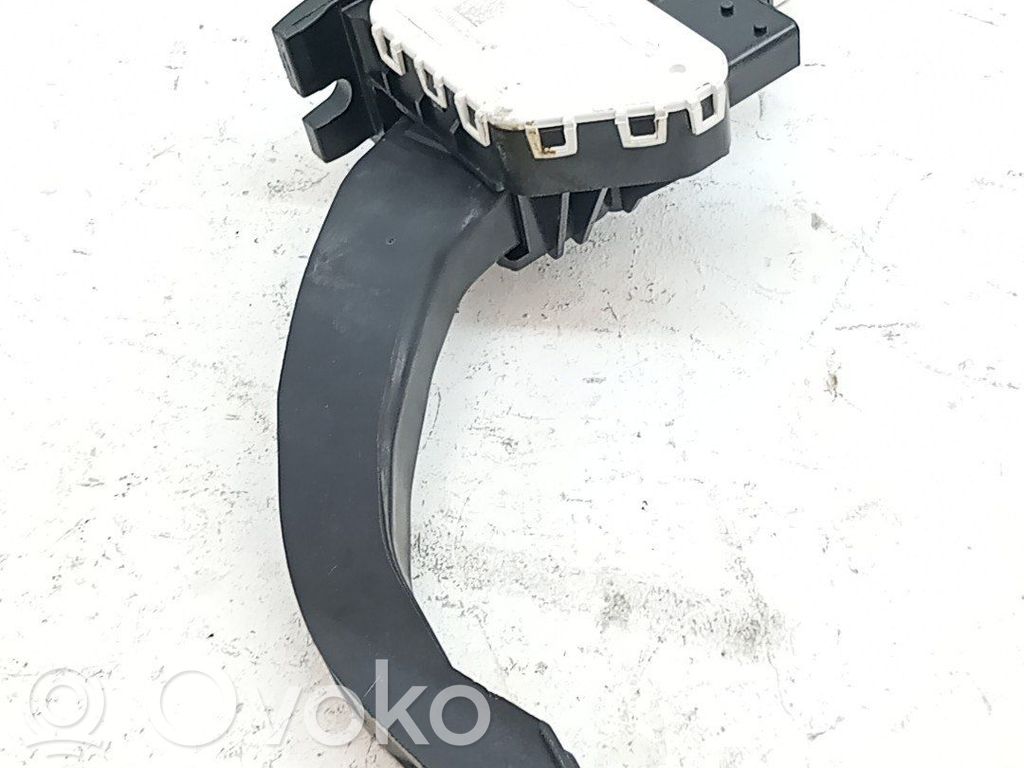 Gaspedal   1613998280