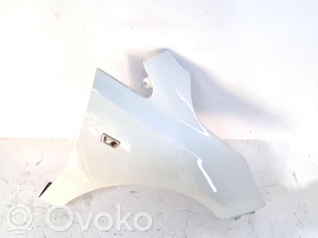 Opel Corsa E Etulokasuojan reuna 
