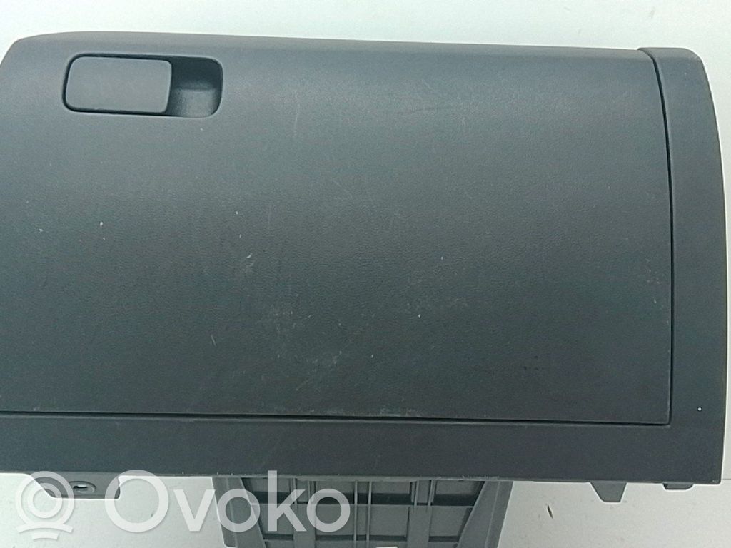 Guantera   6C1857101C82V