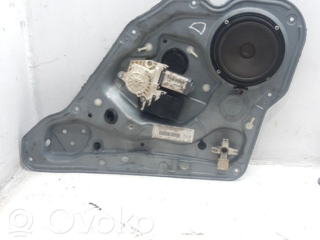 Regulador de ventanilla eléctrico de puerta delantera   1M0839462A