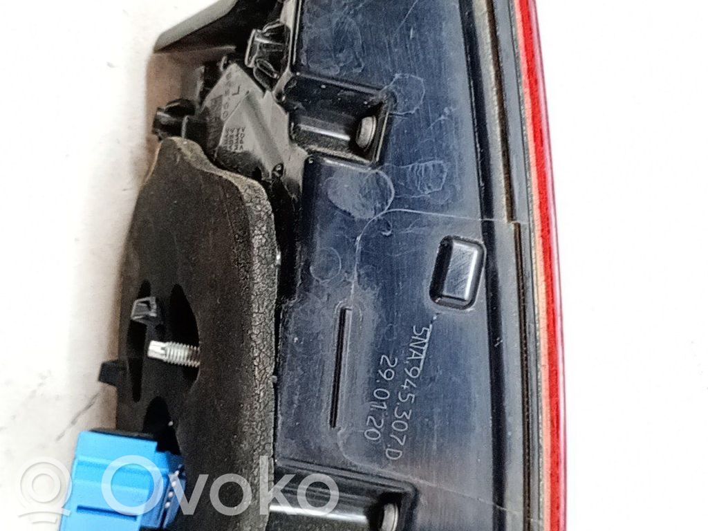 Volkswagen Tiguan Takavalon polttimo 