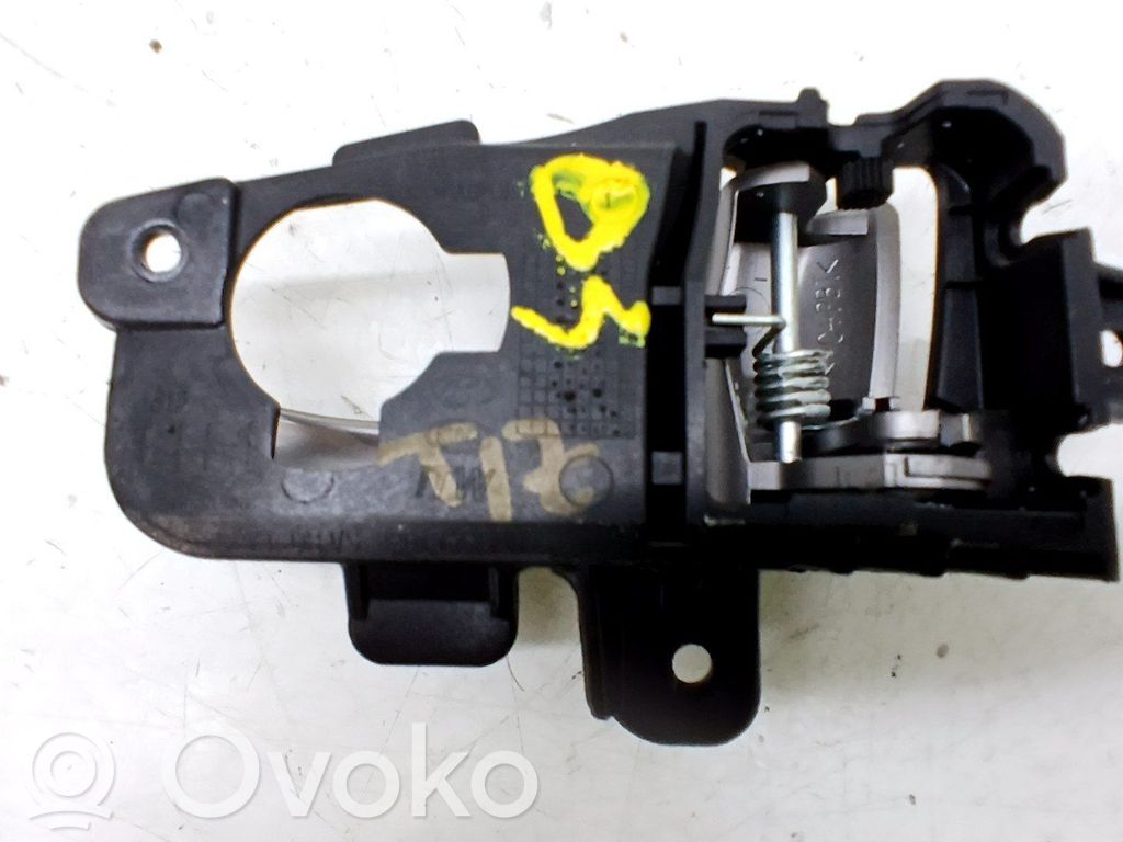 Manecilla interna puerta trasera   82610A6000