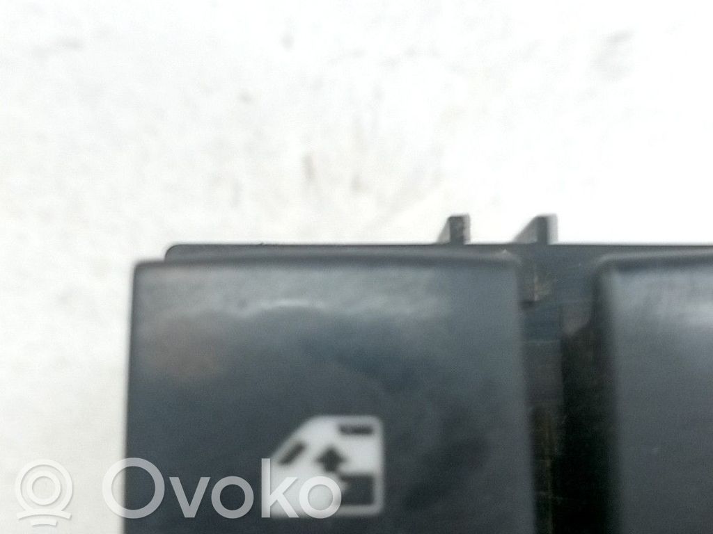 Interruptor del elevalunas eléctrico   13408458