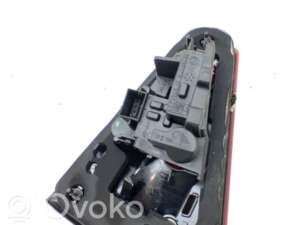 Lámpara de faros/luces traseros   6F9945093D