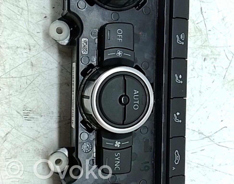Volkswagen Touran I Unitate control climatizare 