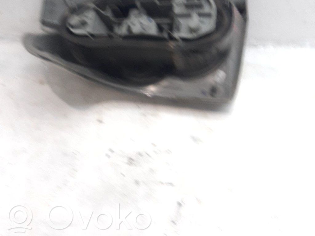 Toyota Corolla Verso AR10 Takavalon polttimo 