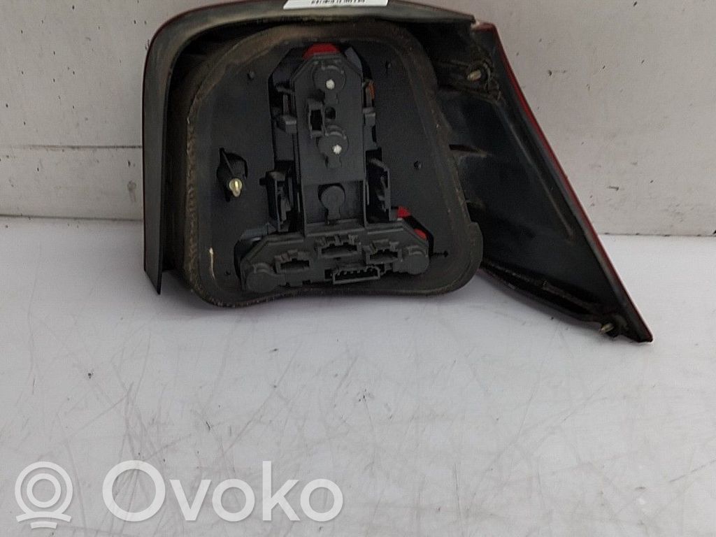 Volkswagen Golf IV Lámpara de faros/luces traseros 
