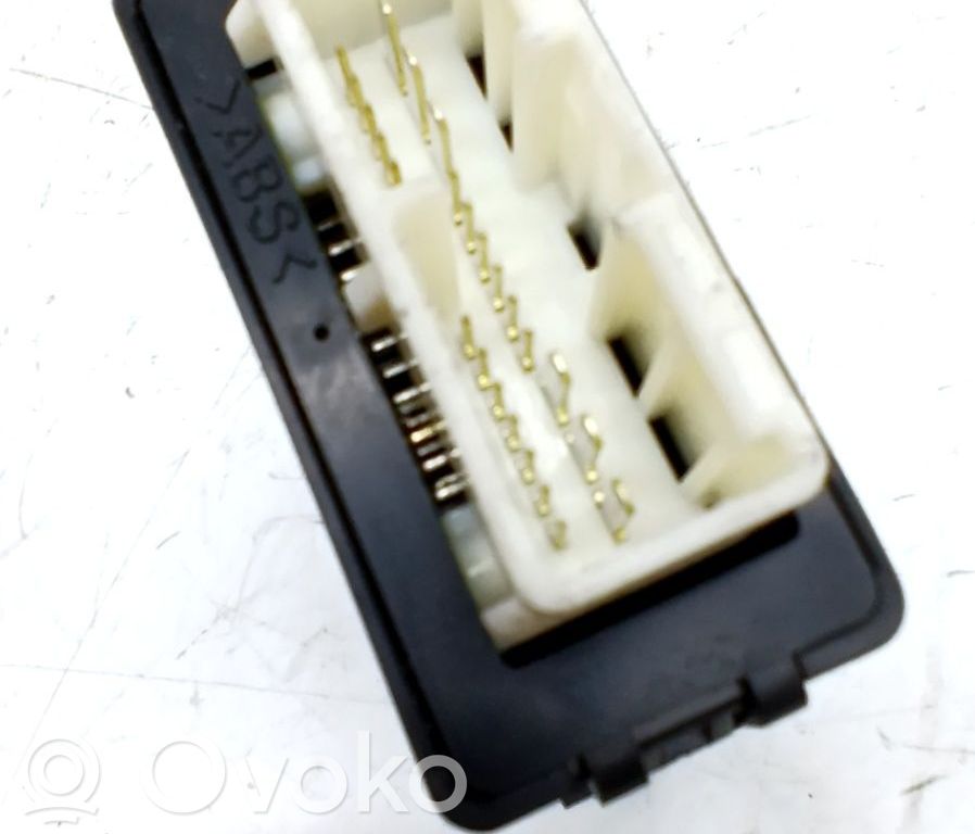 Toyota RAV 4 (XA30) Modul de control caroserie central