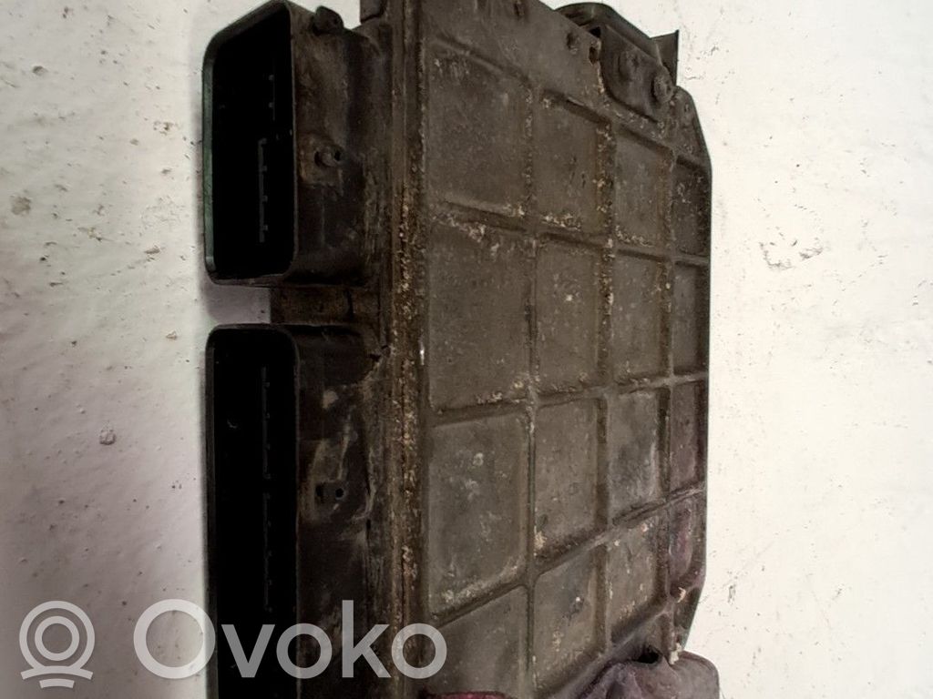Unidad de control/módulo ECU del motor   8966153700