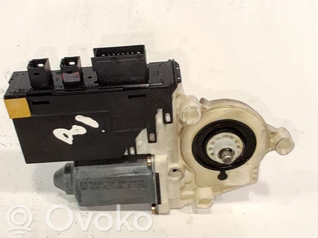 Silnik regulatora szyby drzwi przednich   9221V5