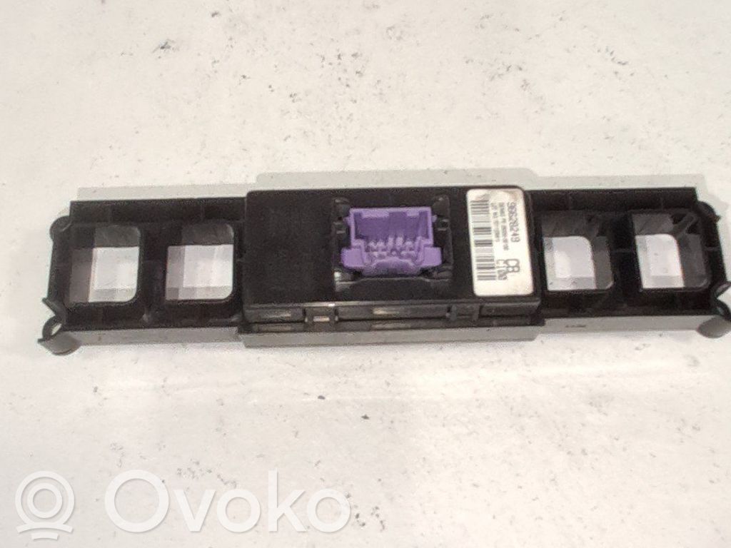 Chevrolet Captiva HUD-näyttö 
