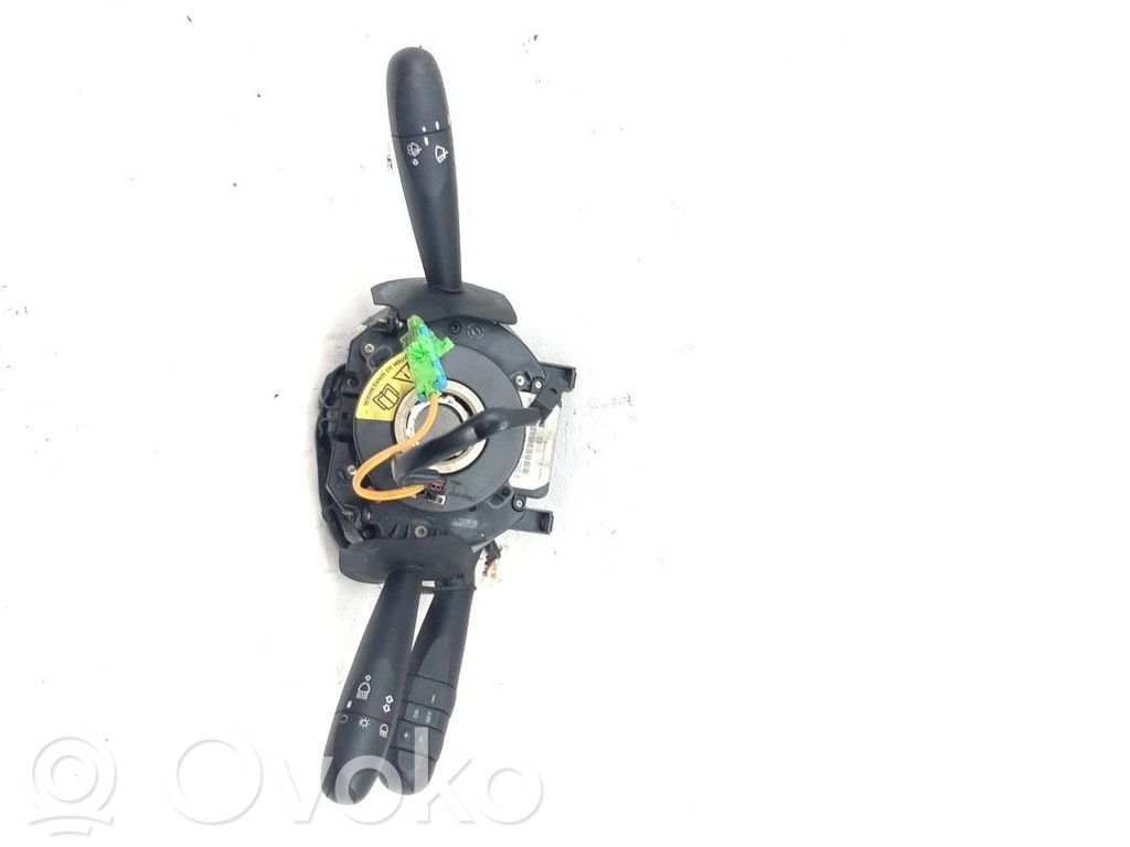 Boutons / interrupteurs volant   156048597