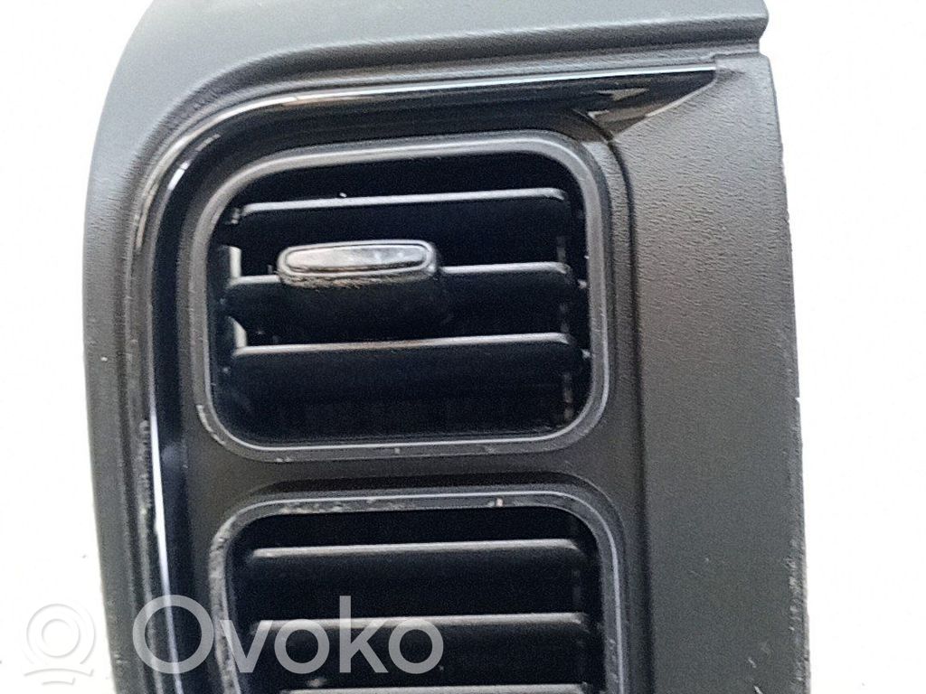 Fiat Ducato Kojelaudan tuuletussuuttimen suojalista