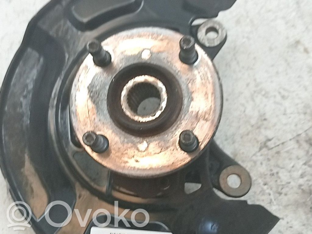 Toyota Yaris Fusée d'essieu de moyeu de la roue avant