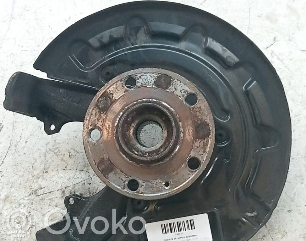 Volkswagen Golf VII Fusée d'essieu de moyeu de la roue avant 