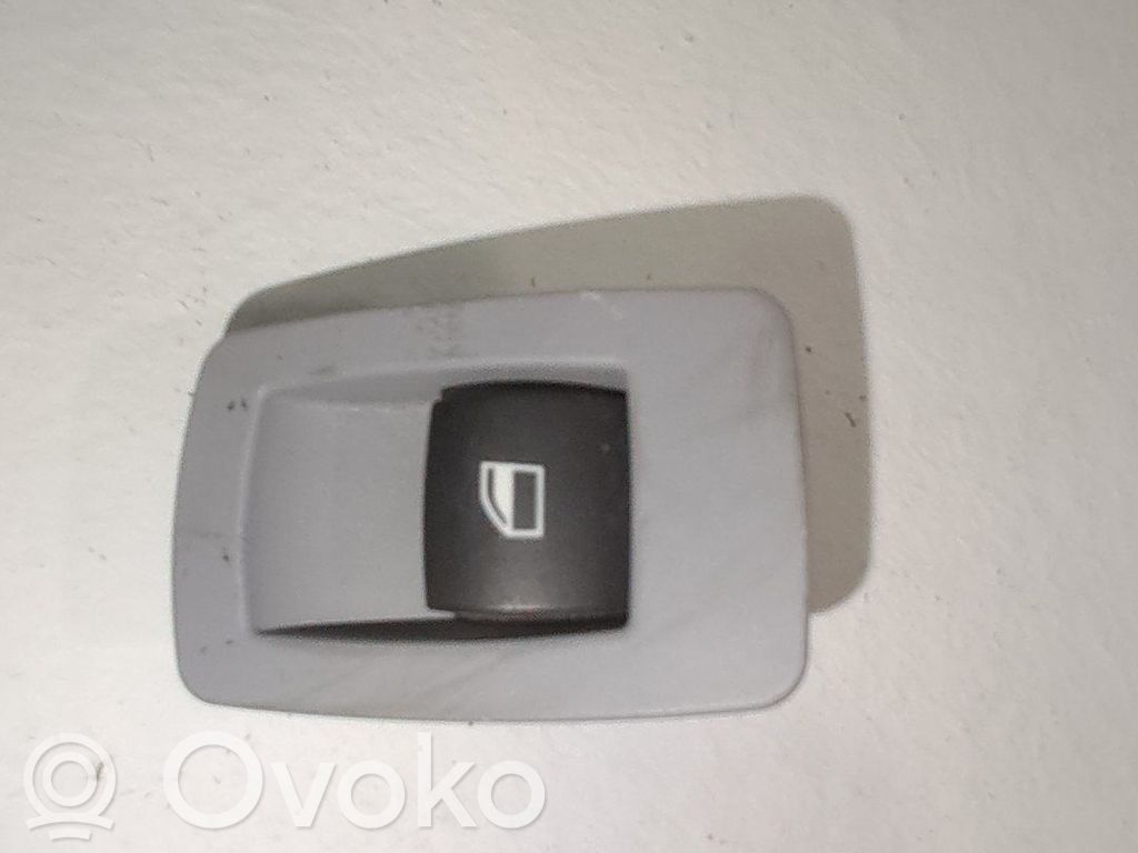 Interruttore di controllo dell’alzacristalli elettrico   61316945874