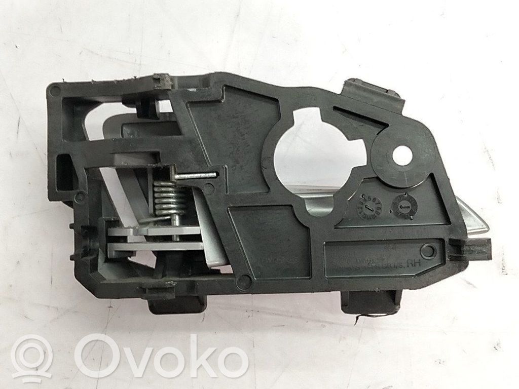 Manecilla interna puerta trasera   826201W010JBW,826201W010