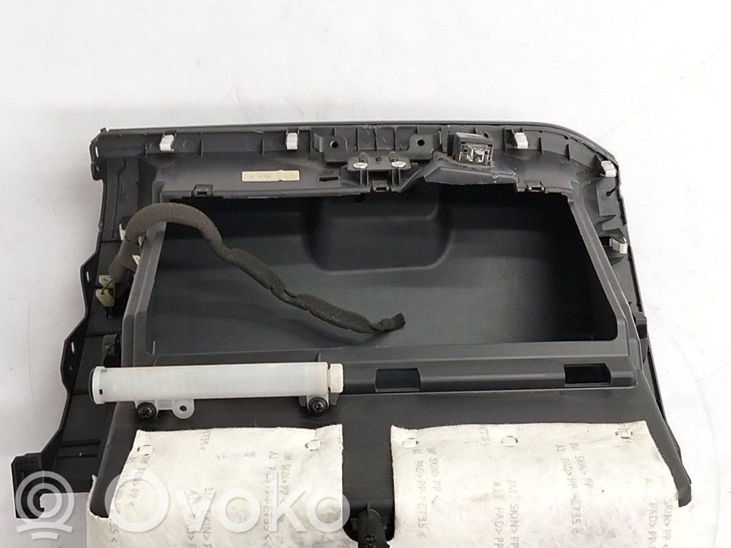 Guantera   845101W010HU