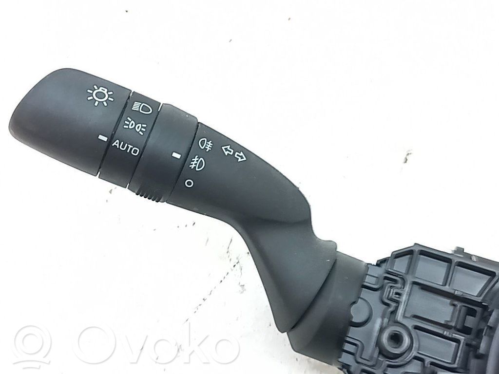 Toyota Yaris Pulsanti/interruttori sul volante