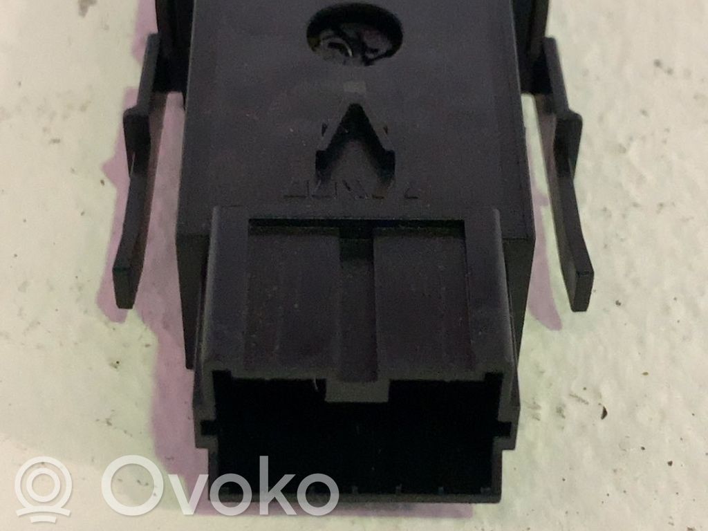 Hazard light switch   30623426