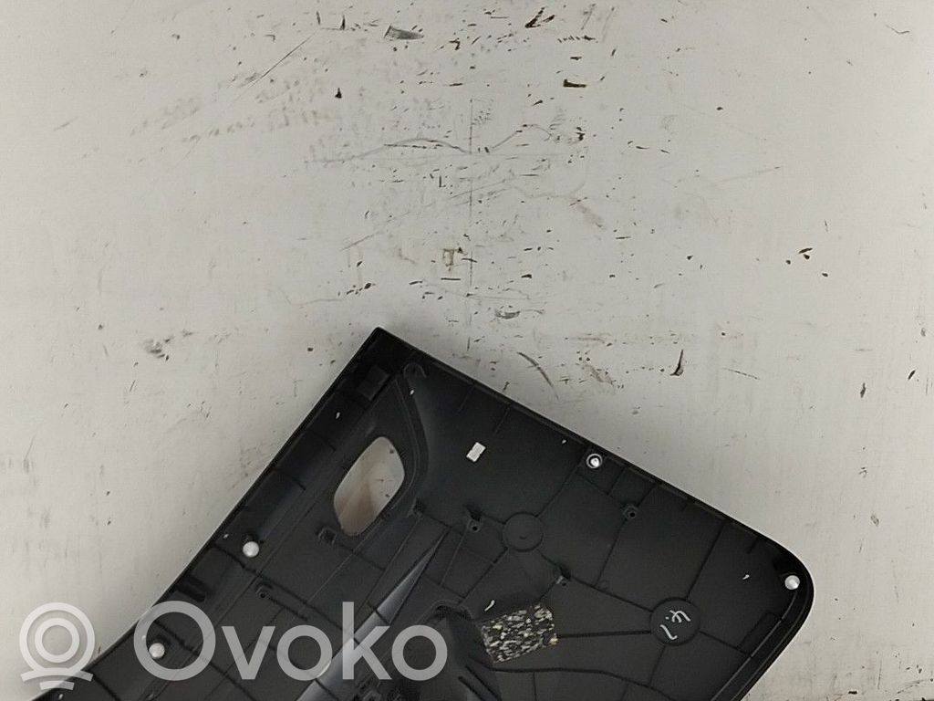 Moldura del tarjetero de la puerta trasera   829A09673R