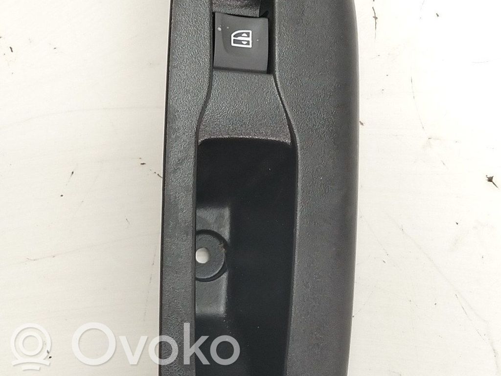 Interruptor del elevalunas eléctrico   829515057R