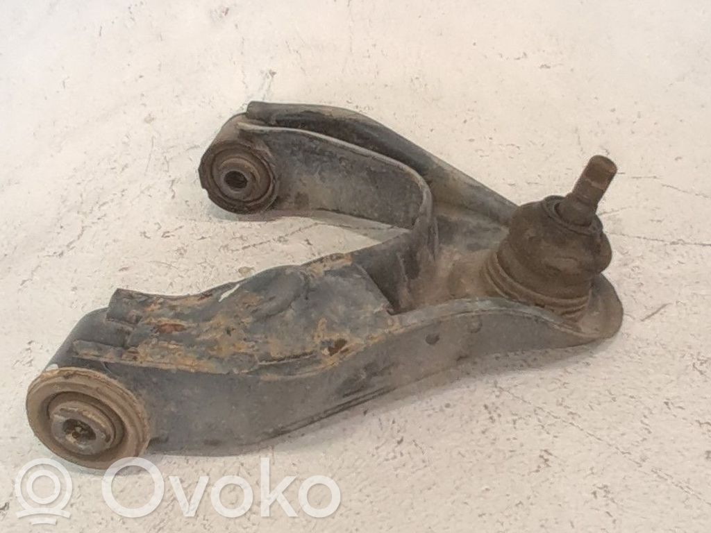 Nissan NP300 Oberer Querlenker vorne 