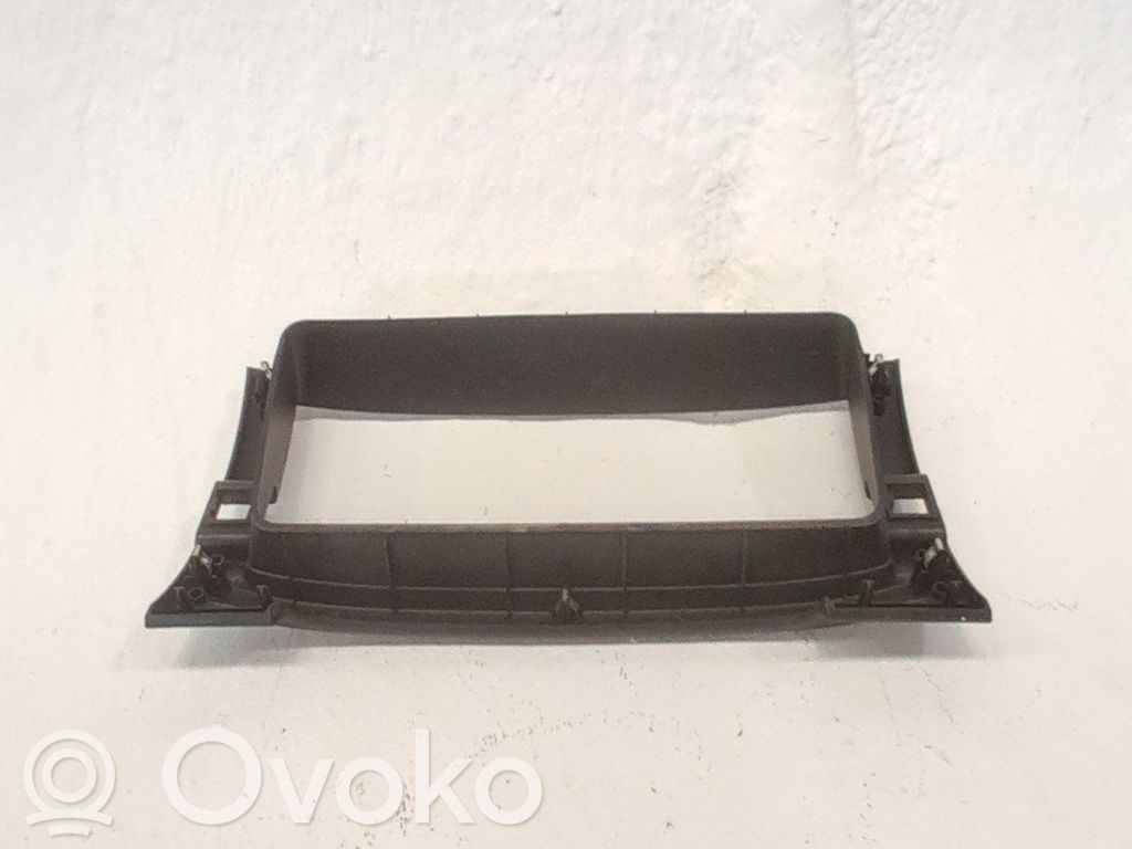 Moldura del panel   68240MB400