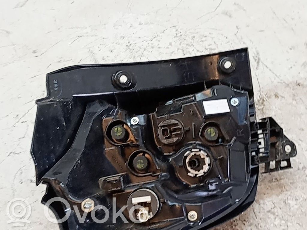 Toyota Yaris Lámpara de faros/luces traseros 