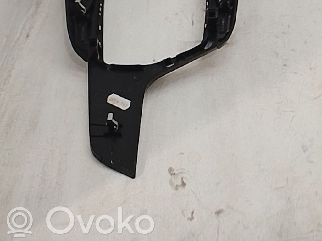Peugeot 308 Moldura del panel 