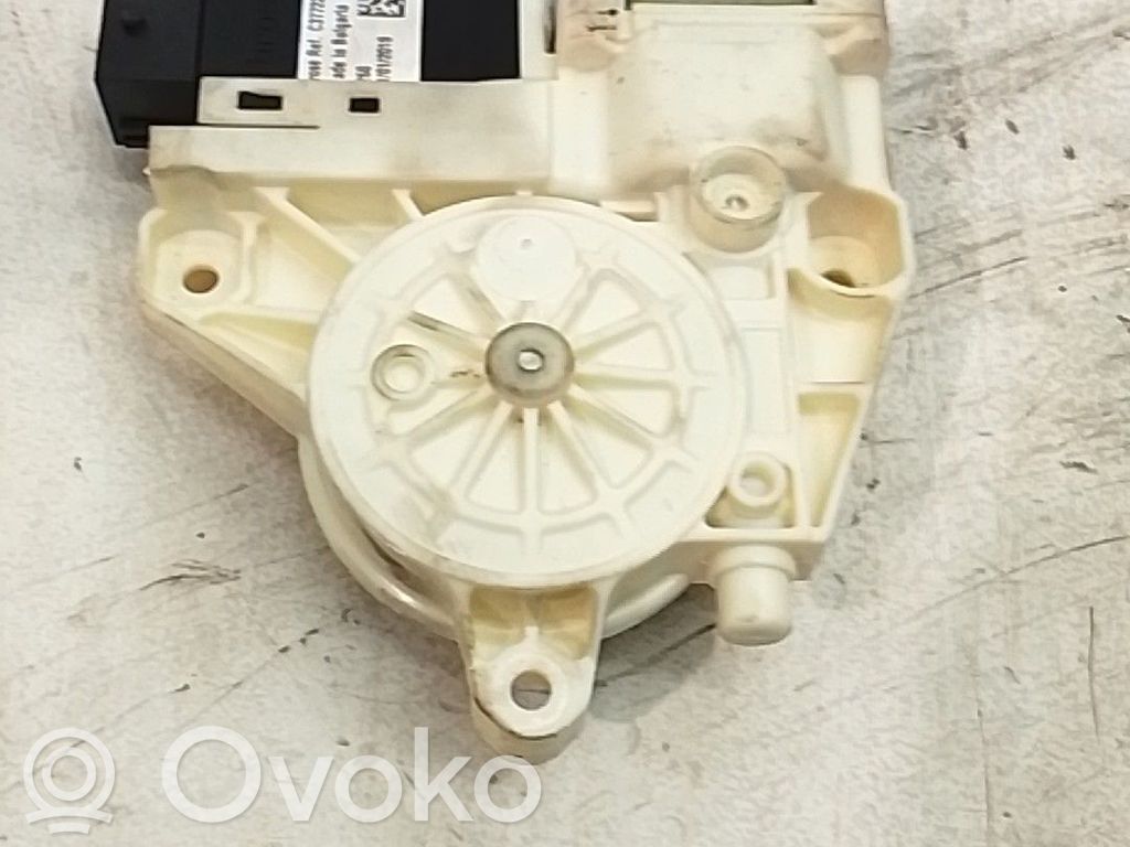 Silnik regulatora szyby drzwi przednich   71777184