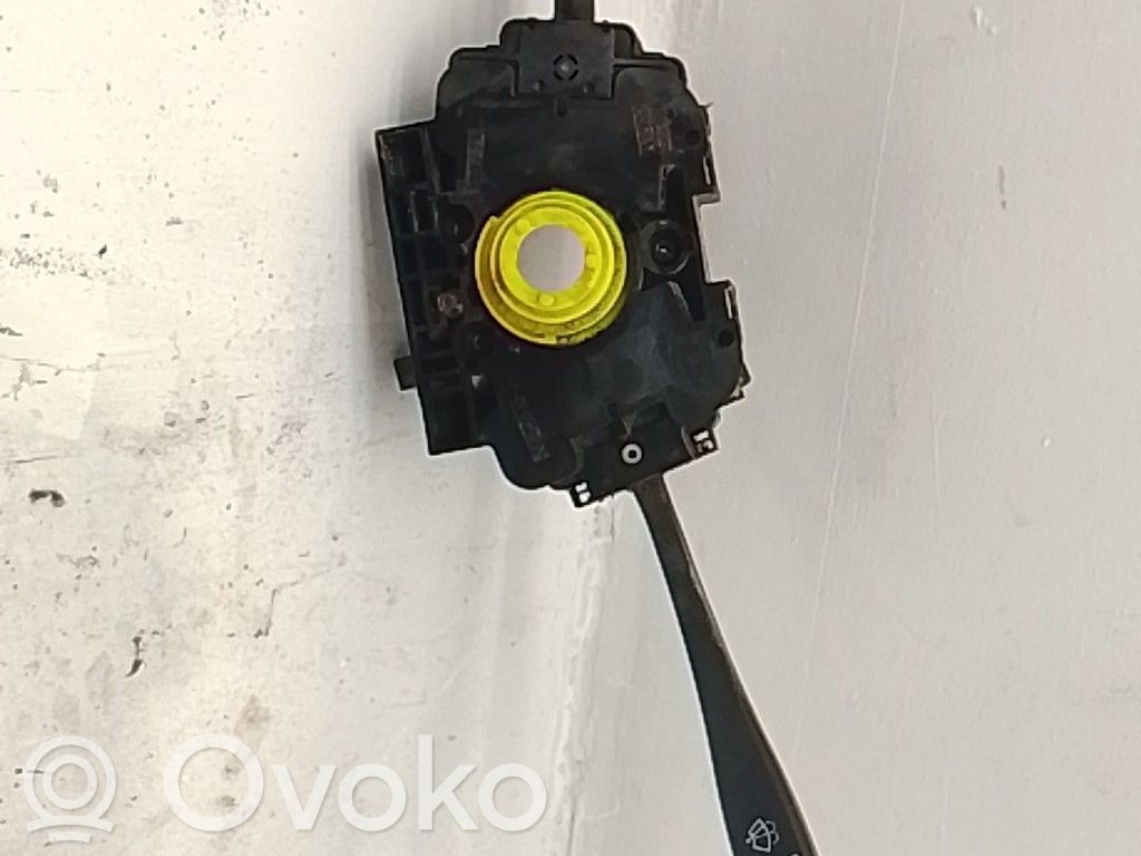 Nissan Navara D22 Boutons / interrupteurs volant 