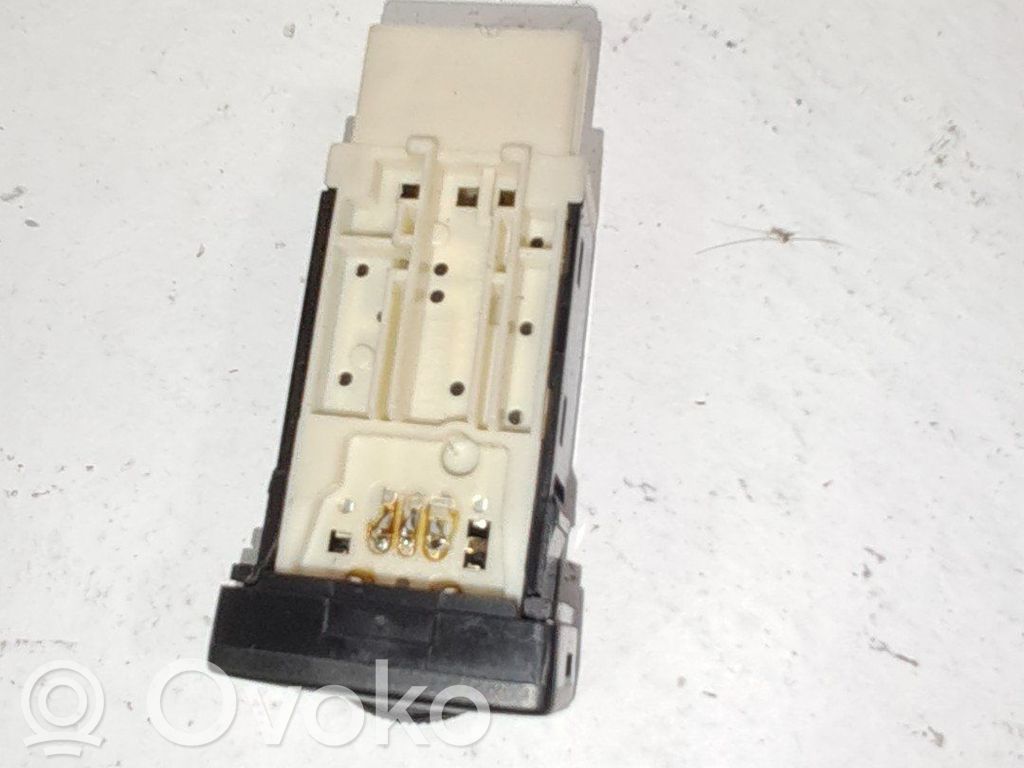 Interruptor de iluminación interior   8411942020