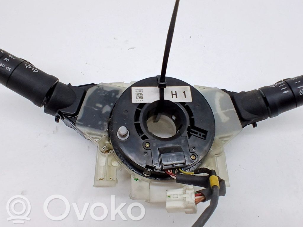 Nissan X-Trail T30 Boutons / interrupteurs volant 