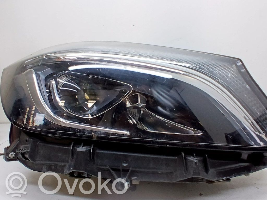 Mercedes-Benz A W169 Lampa przednia